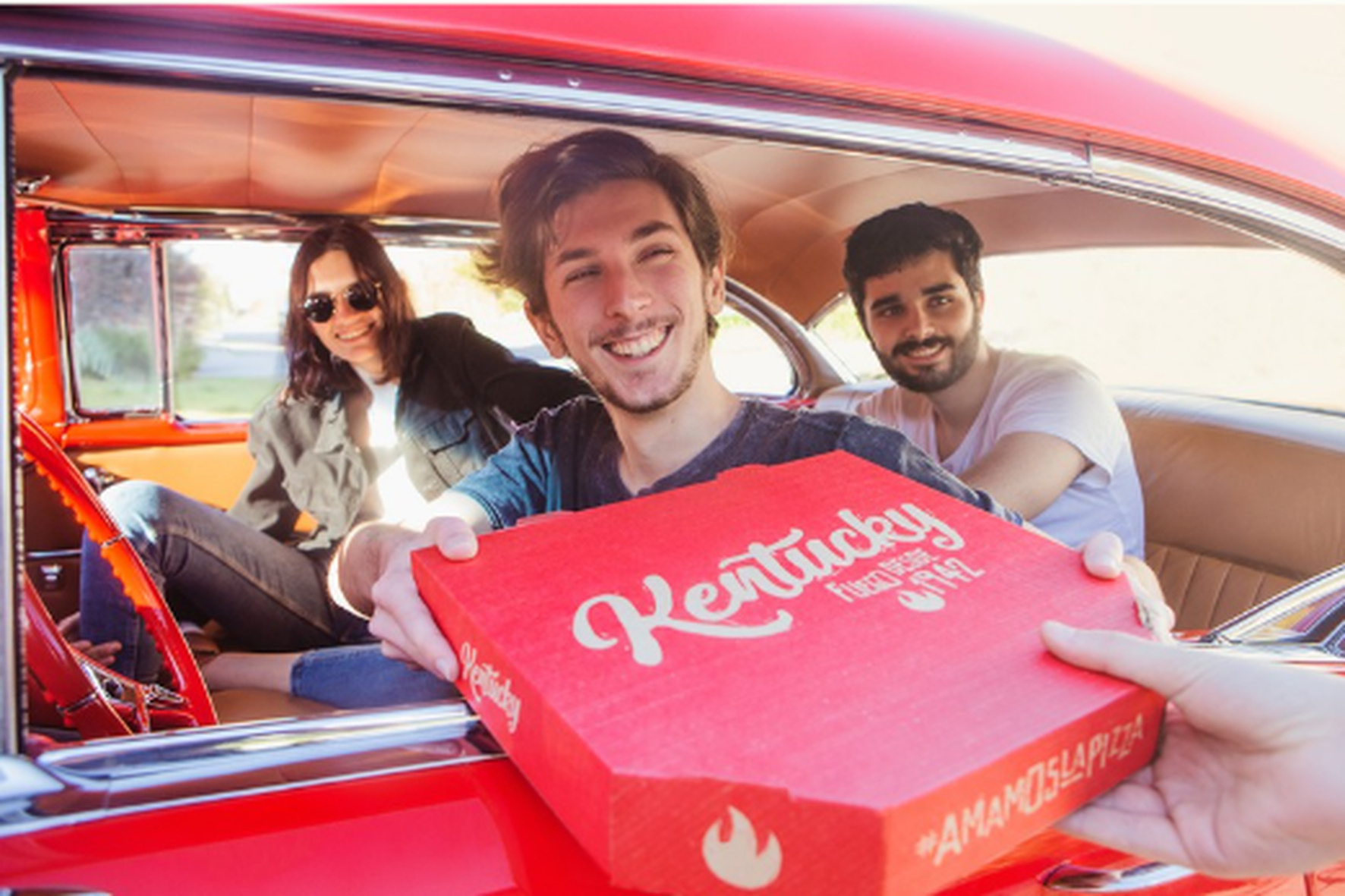 Kentucky — El primer drive-thru de pizzas de Latinoamérica
