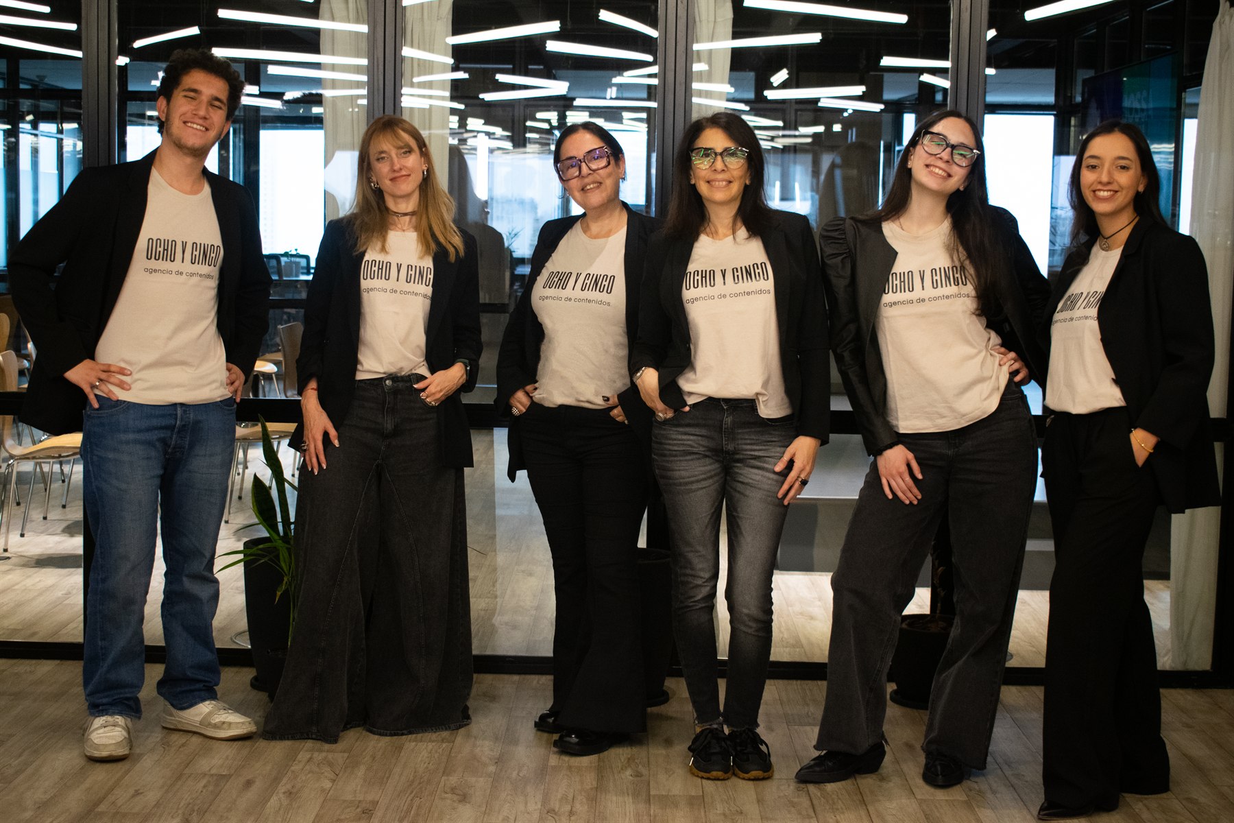 Equipo de Ocho y Cinco